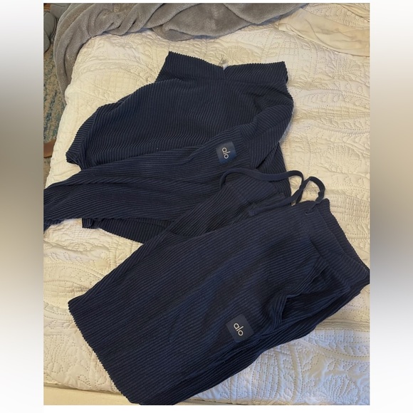 Navy Ribbed Alo Set - Picture 6 of 6